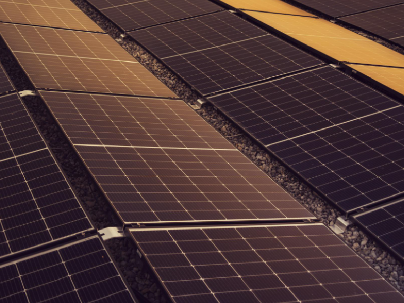 ENERGIA SOLAR AVANÇA NO BRASIL, MAS AINDA ENFRENTA DESAFIOS PARA CRESCER MAIS