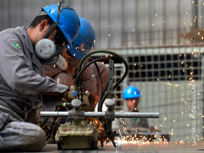 53% DOS BRASILEIROS ESTÃO OTIMISTAS COM O FUTURO DA ECONOMIA